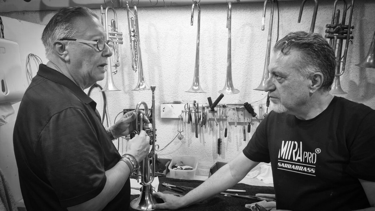 Sarra e Arturo Sandoval na oficina